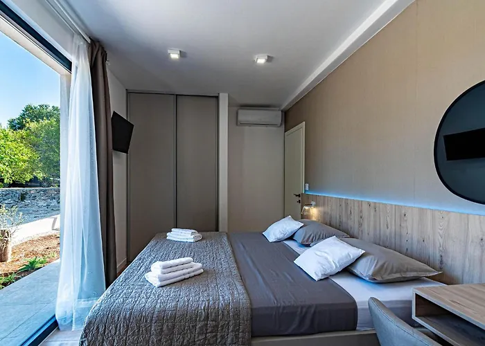 Nyaraló 3 Bedroom In Prižba