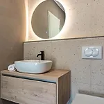 Amazing Home In Prizba Σπίτι διακοπών Prizba
