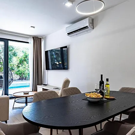 3 Bedroom In Holiday home