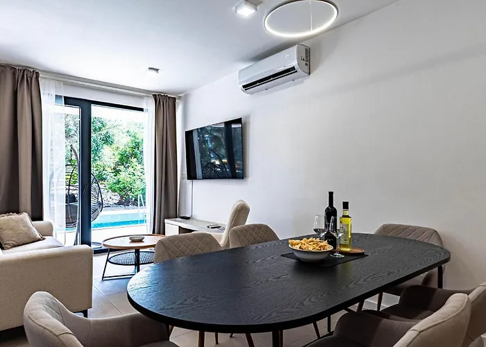 3 Bedroom In Holiday home