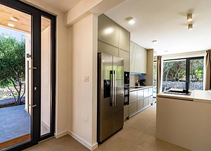 3 Bedroom In * Prizba